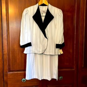 Tapestry timeless matching skirt and jacket - white & black size petite 4-6